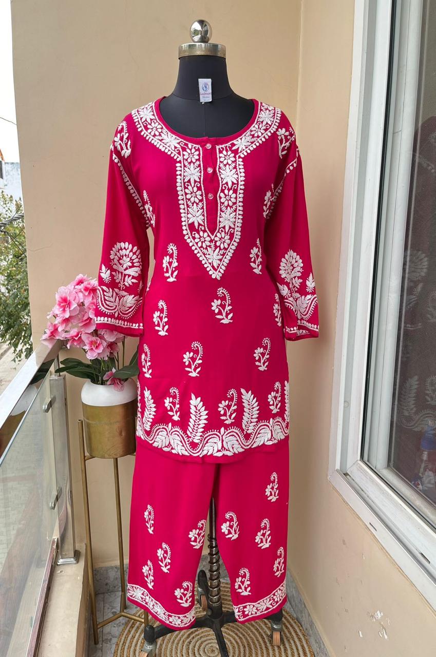 GAJARI Women Embroidered Straight Kurta & Plazzo