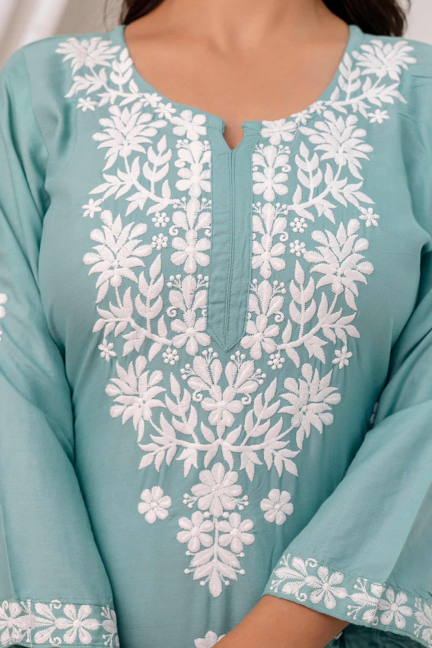 RAMA GREEN Beautiful Embroidered Chikankari Kurta Set