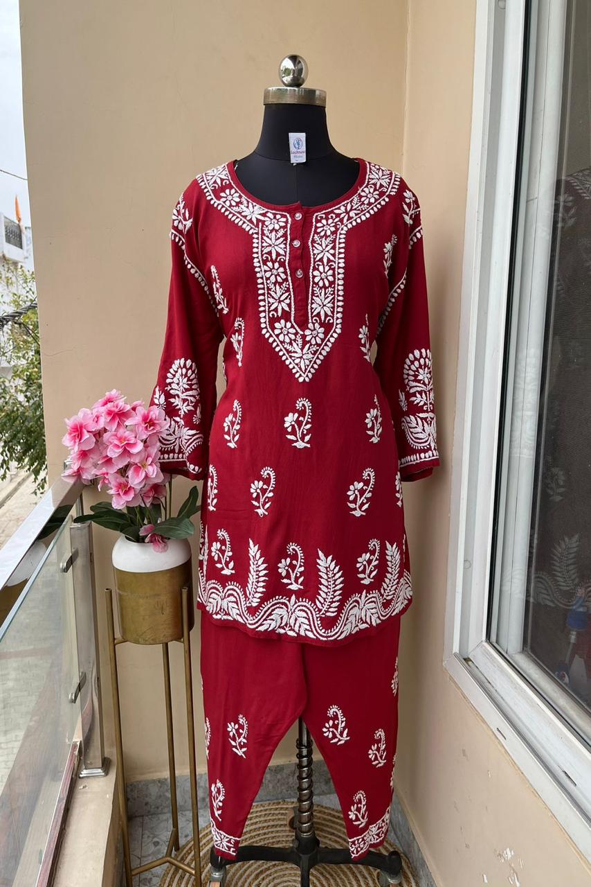 MAROON Women Embroidered Straight Kurta & Plazzo