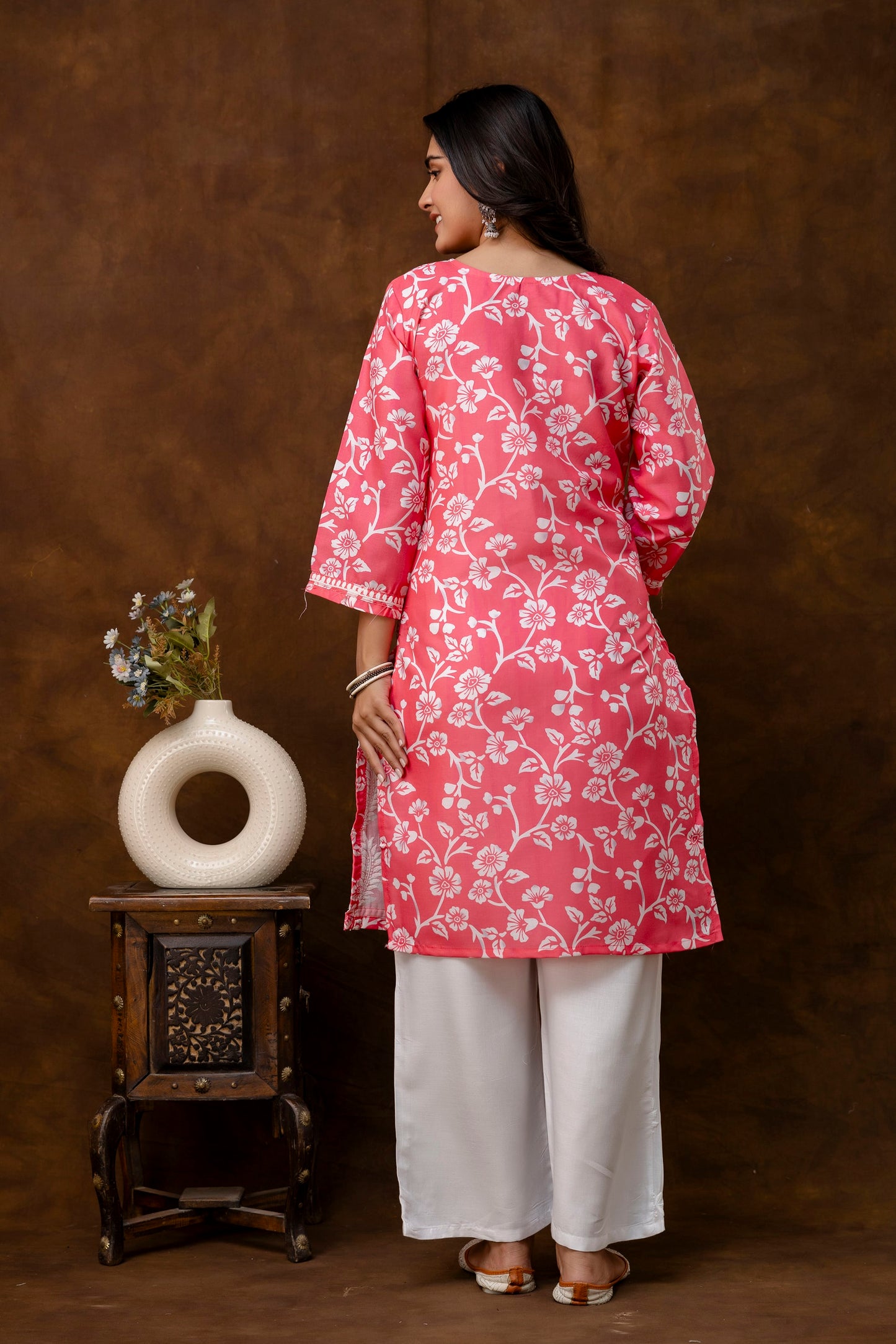 GAJARI Women's Cotton Blend Chikankari Embroidered Straight Kurta Set