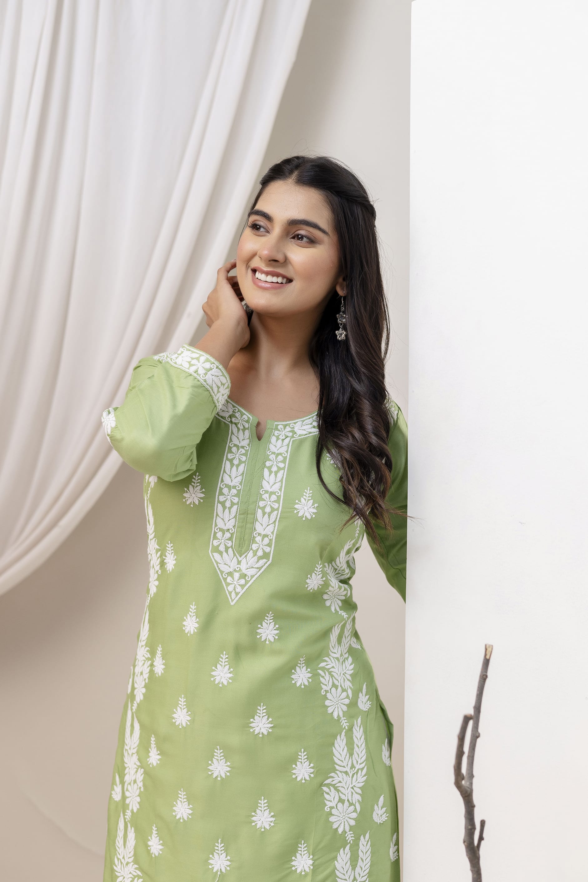 PISTA Women Embroidered Chikankari Modal Kurta Set