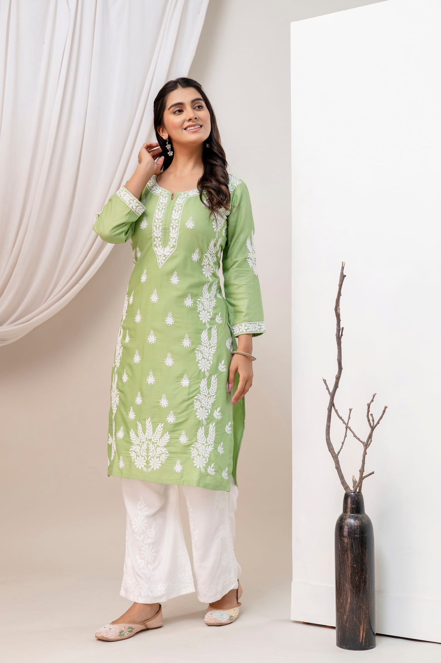 PISTA Women Embroidered Chikankari Modal Kurta Set