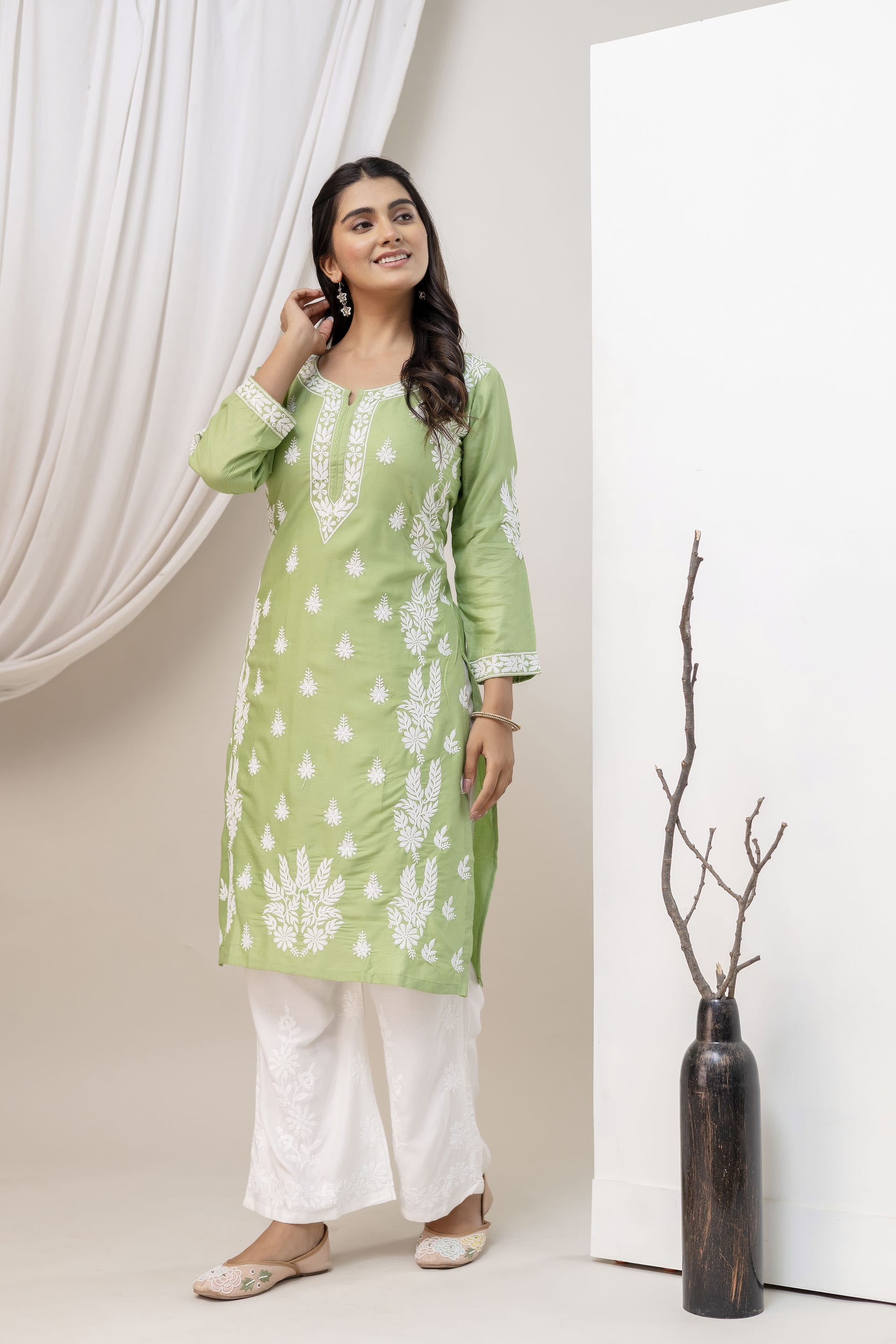 PISTA Women Embroidered Chikankari Modal Kurta Set