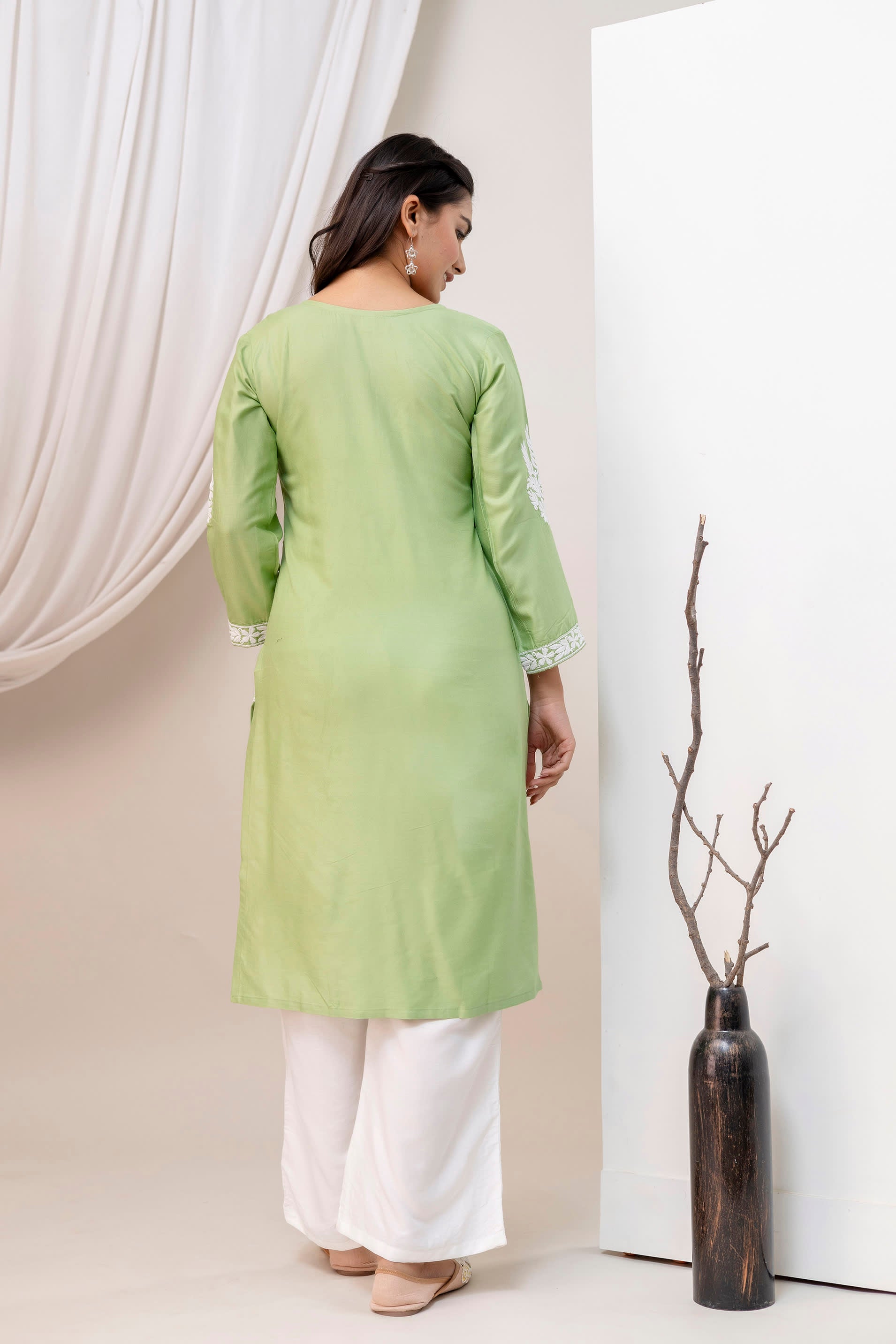 PISTA Women Embroidered Chikankari Modal Kurta Set