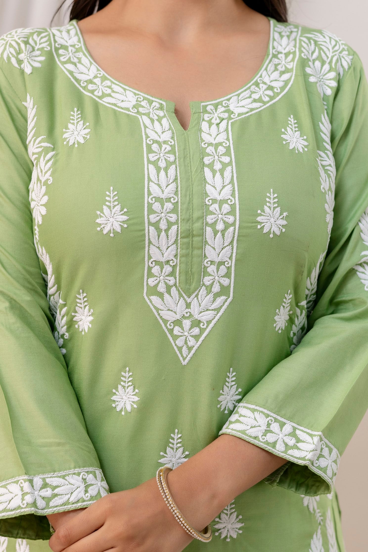 PISTA Women Embroidered Chikankari Modal Kurta Set