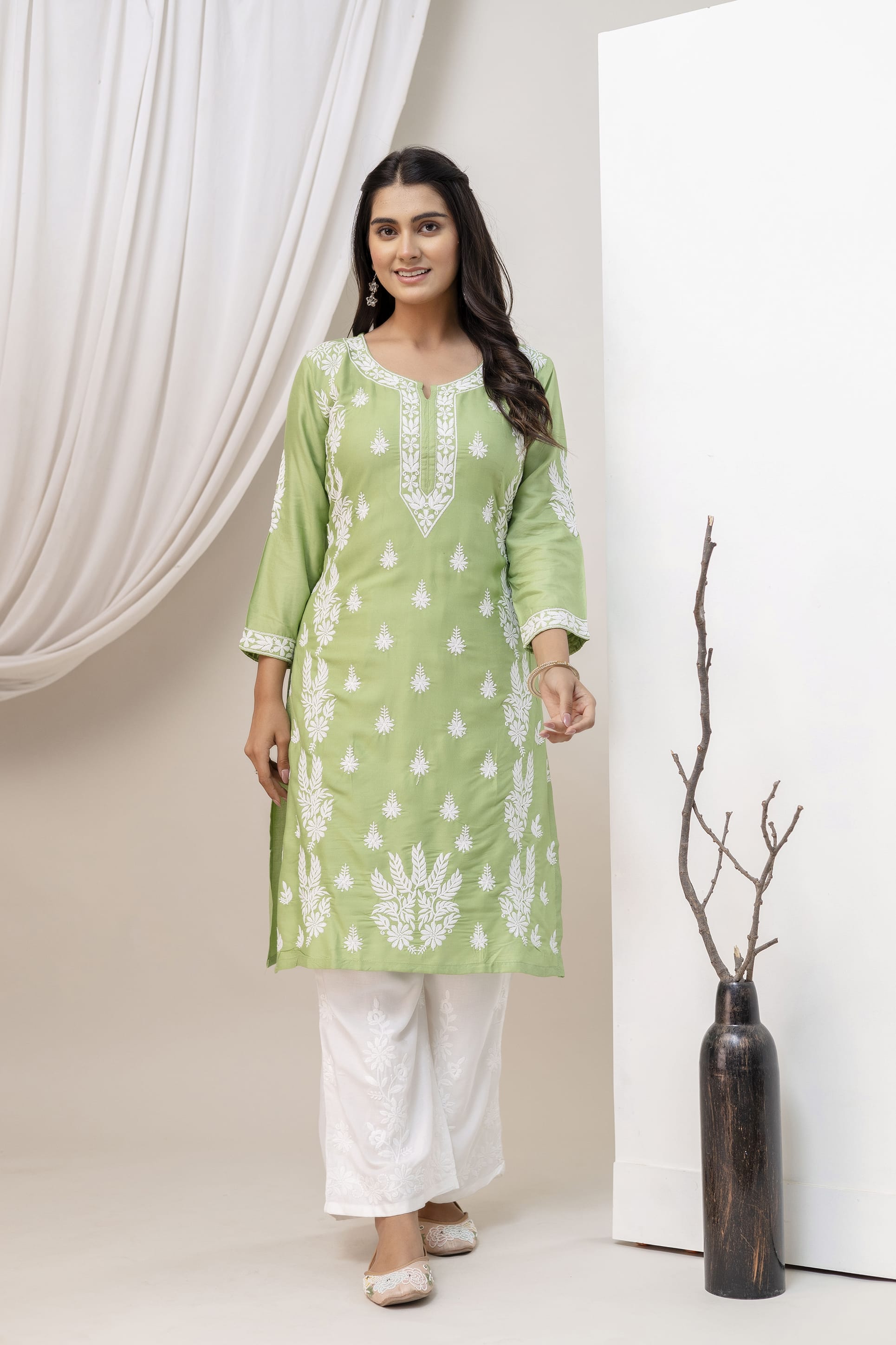 PISTA Women Embroidered Chikankari Modal Kurta Set